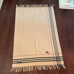 Burberry lap cover scarf classic plaid